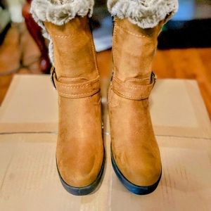 Brown Suede 7 1/2  women's winter boots.